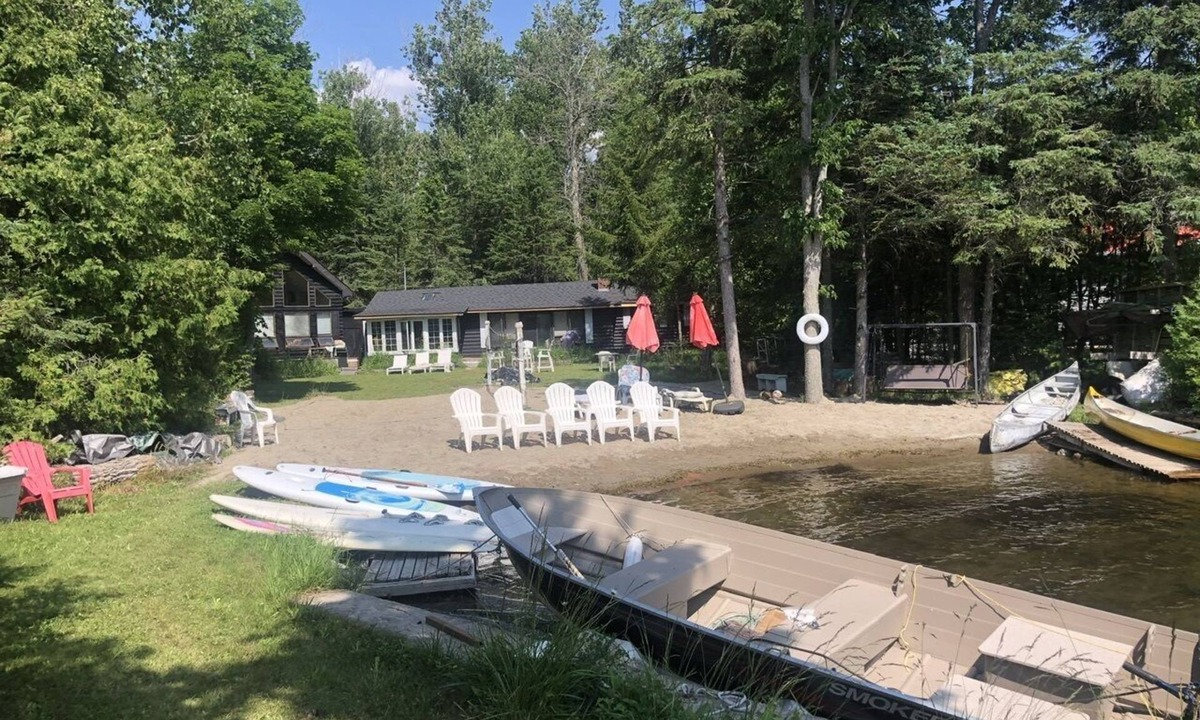 Baddow Cottage | Balsam Lake Sand Beach Clean Water