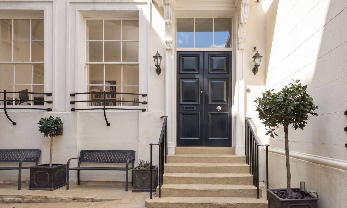 Bridge Apartment | Bank Serviced Apartments LovelyStay