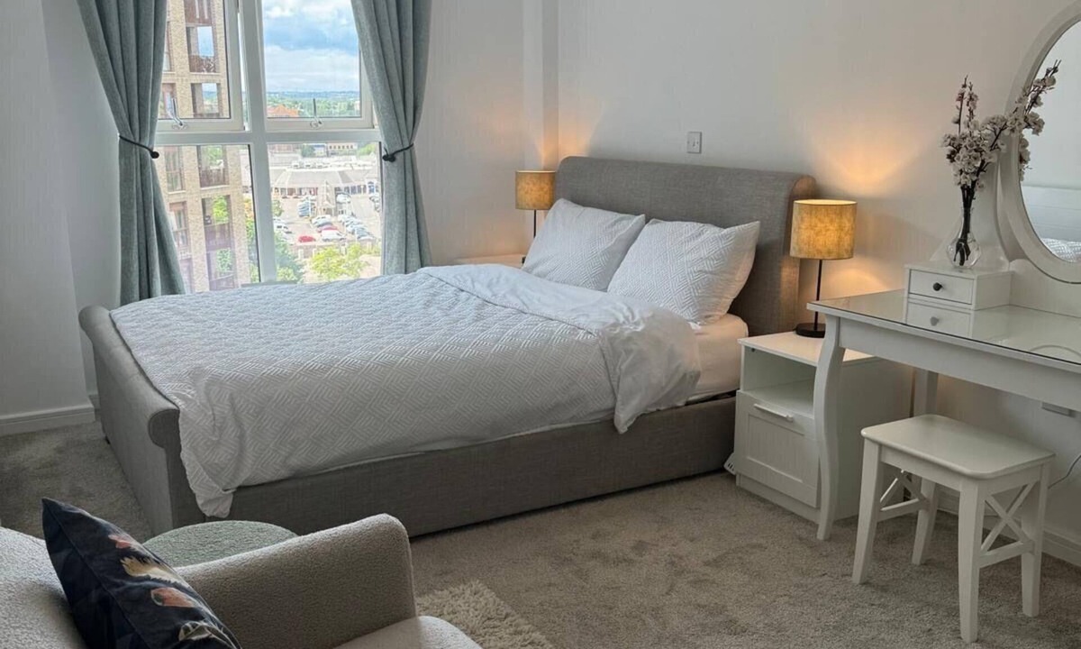 Gascoigne Apartment | Barking Bliss - Bright Apartment with City Views