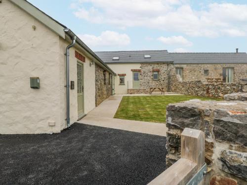Crynant House | Barley Cottage