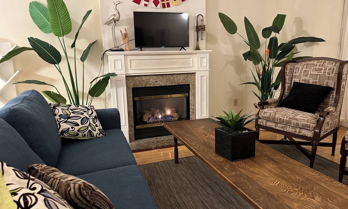 The Beaches House | Be at the Beach! Big and Beautiful 2Bedroom Rental