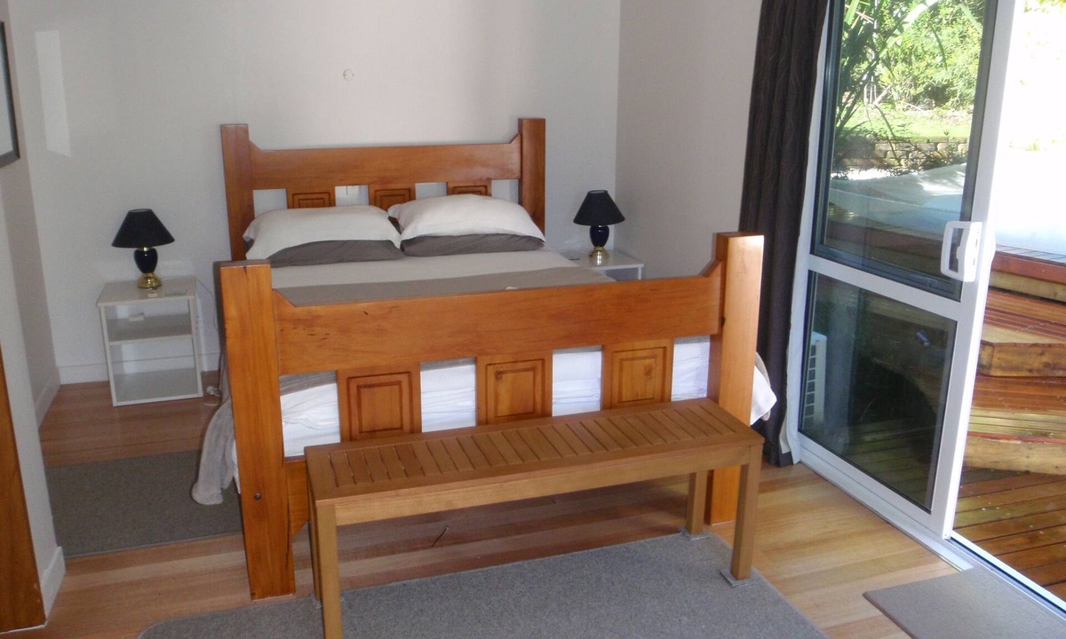 Kaiteriteri Cottage | Beach Front Studio, Palms - Tapu Bay Studio