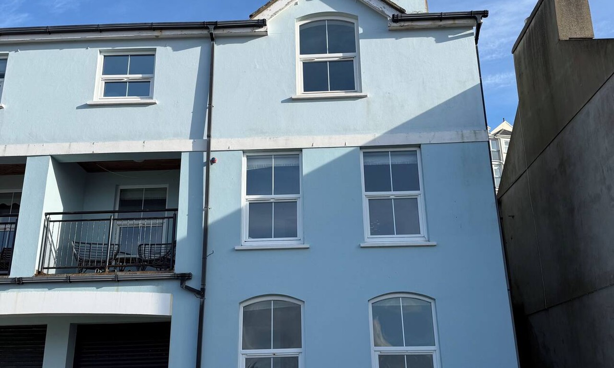 Port Erin House | Beachfront 4-bedroom house in Port Erin