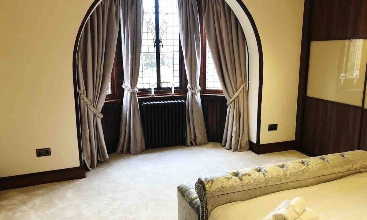 Bellahouston House | Beautiful 4-bed Villa in Glasgow
