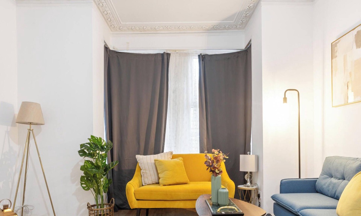 Green Street East House | Beautiful 4-bedroom house in Greater London perfect for your stay