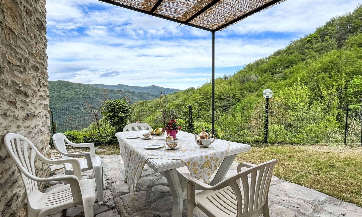 Prela Apartment | Beautiful apartment for 4 people with WIFI, pool, patio, pets allowed and panoramic view