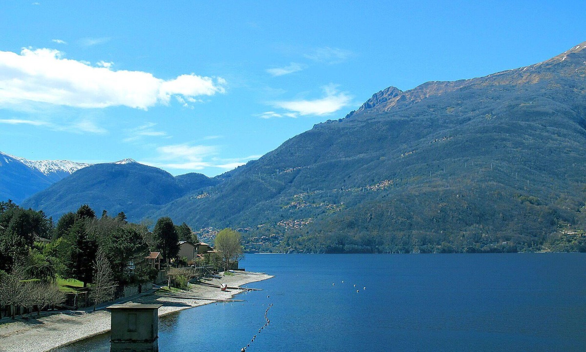 Dervio Apartment | Beautiful apartment for 4 guests with pool, WIFI, A/C, TV, patio and panoramic view