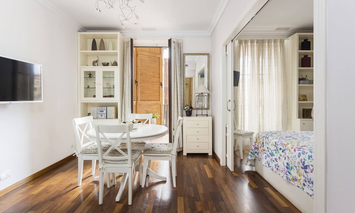 L'Antiga Esquerra de l'Eixample Apartment | Beautiful & Cozy Apartment in a Central Location