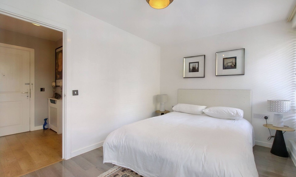 Lansbury Apartment | Beautiful one bedroom flat proximity to Canary wharf