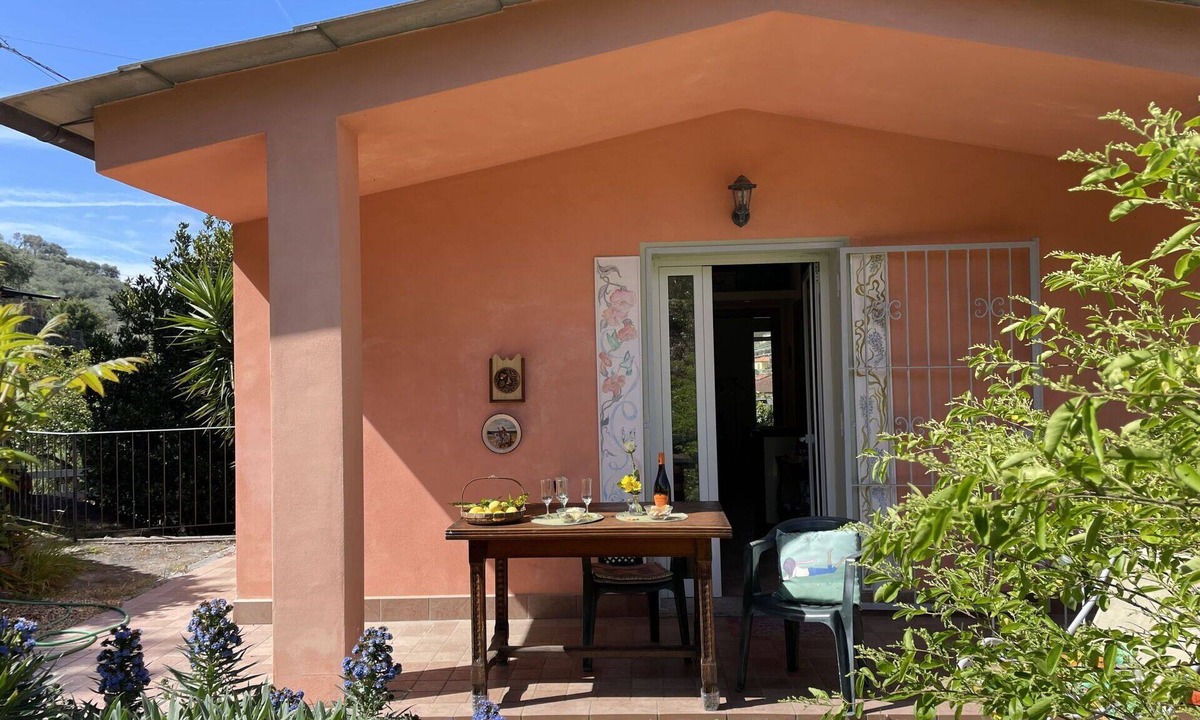 Costa dʼOneglia House | Beautiful private villa for 4 guests with WIFI, A/C, TV, patio and pets allowed