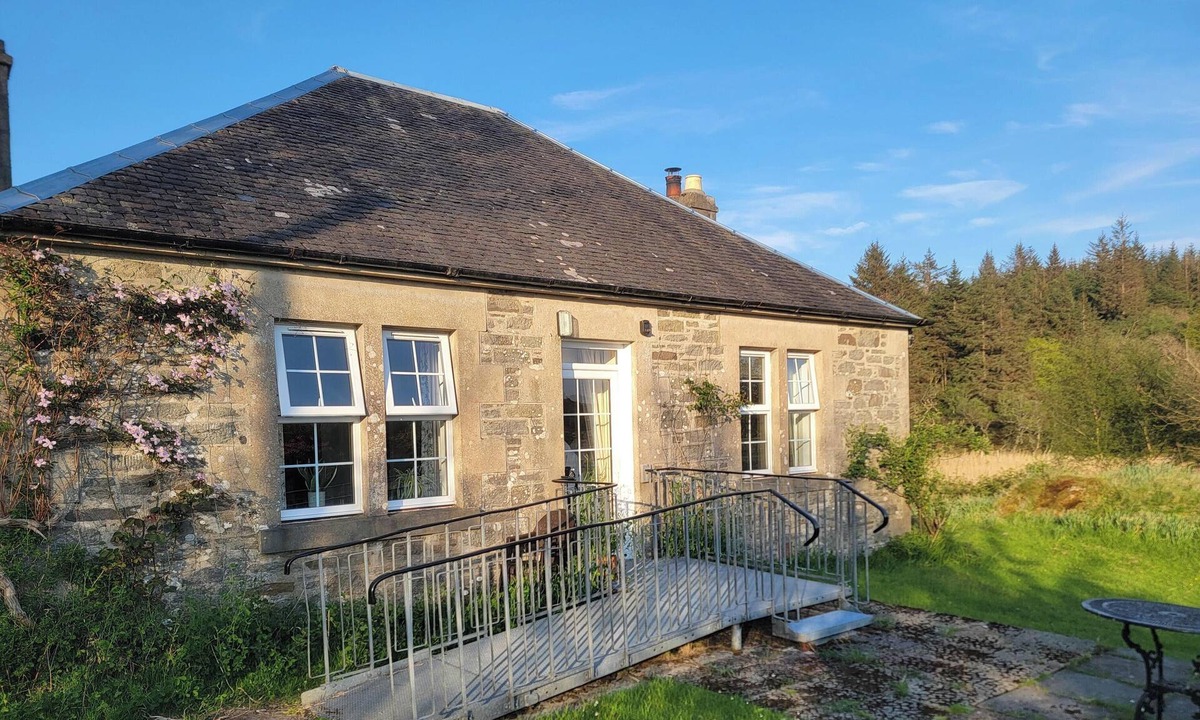 Tarbert Cottage | Beautiful secluded cosy cottage on private coastal estate. Dog friendly.