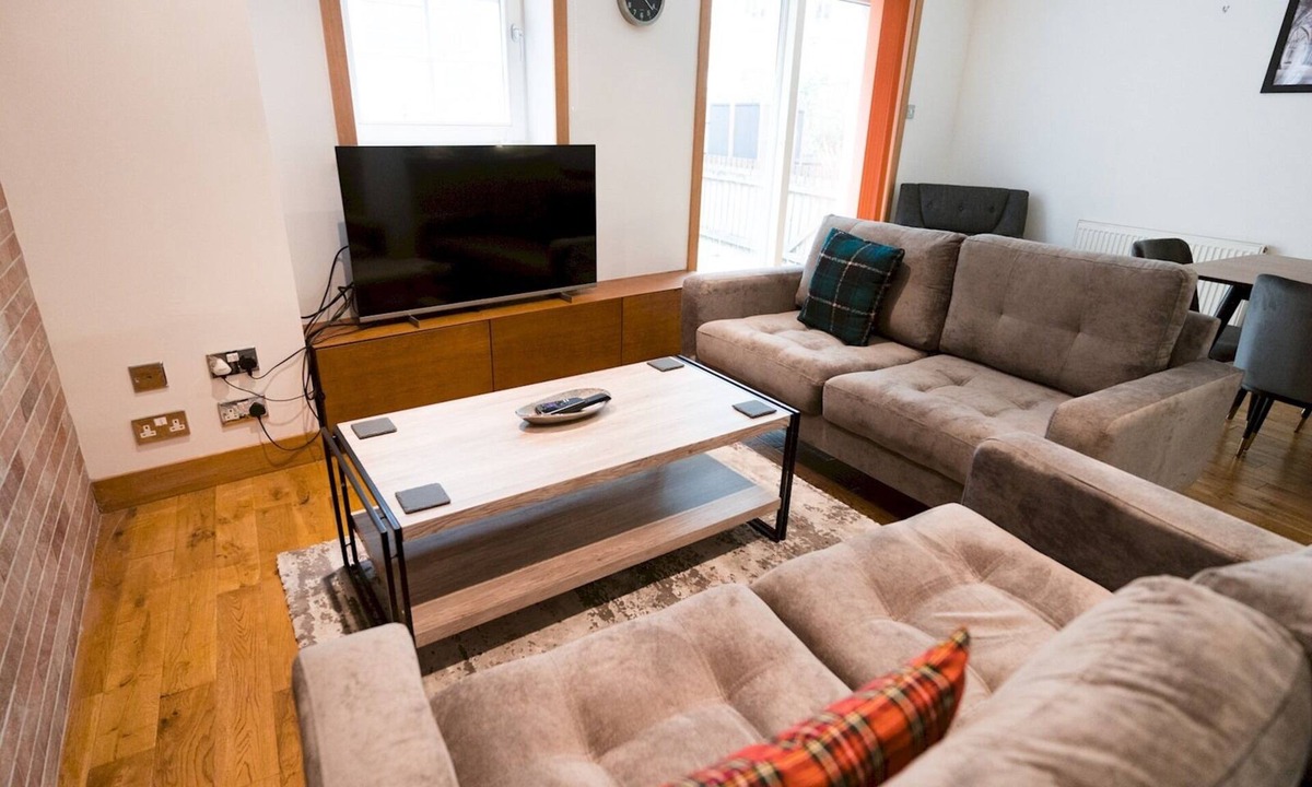 Kelvinbridge House | Beautiful Unique 3Bed Mews Cottage House - Pass the Keys