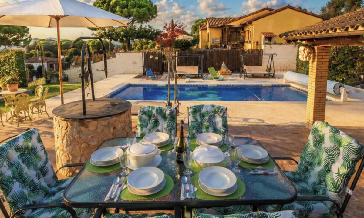 Sils Villa | Beautiful villa just 25 km from the beach of Lloret de Mar