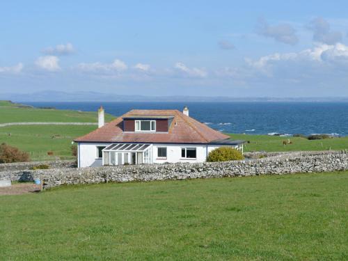 Newton Stewart House | Bel-Mar
