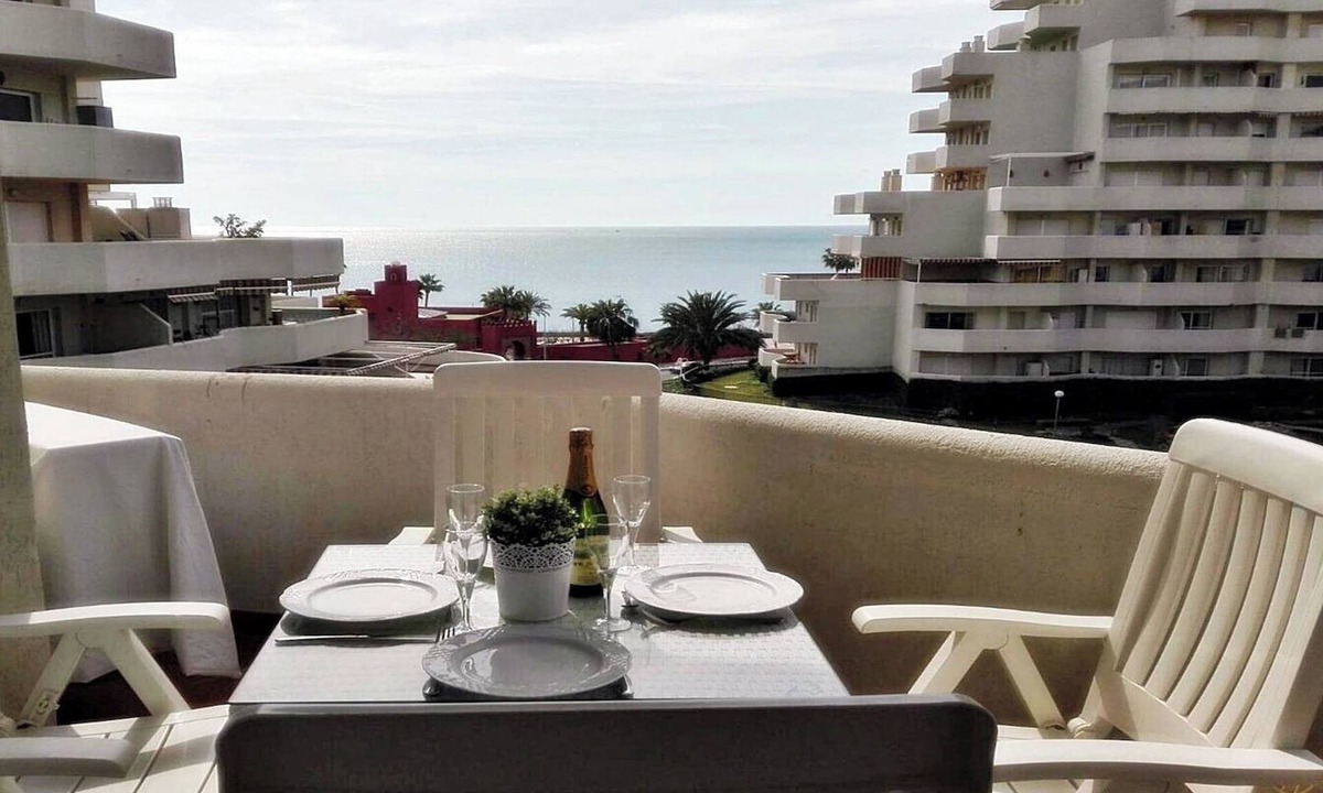 Benalmadena Costa Apartment | Benalbeach Apartment with Side Sea Views