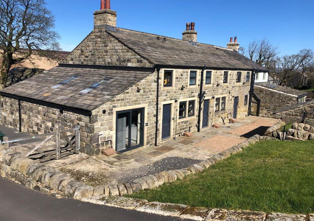 Lumbutts House | Bess Cottage
