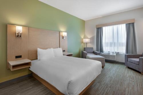 Lindsay Hotel | Best Western Plus Kawartha Lakes Hotel & Suites