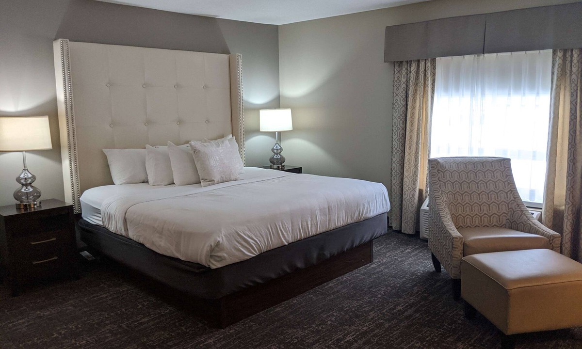 Cochrane Hotel | Best Western Swan Castle Inn