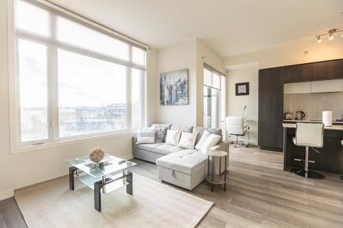 Richmond Hill Apartment | Bisco Hill