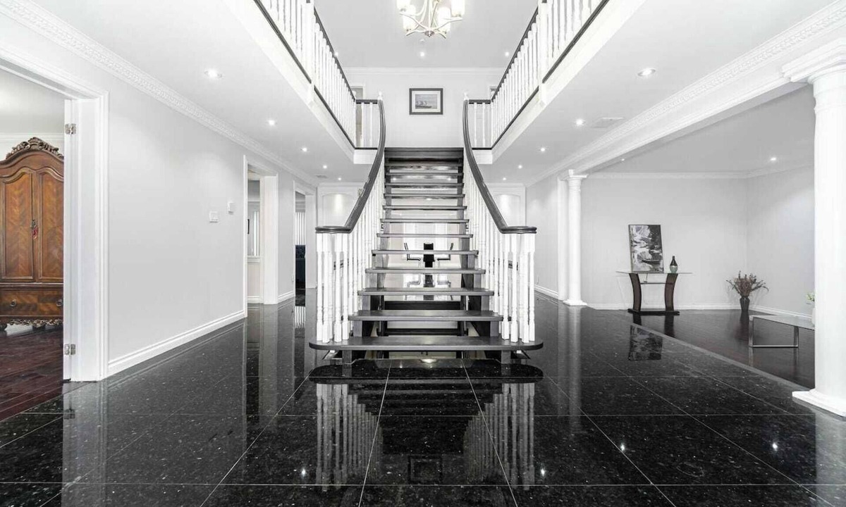 Brampton House | Brampton Mansion Getaway!