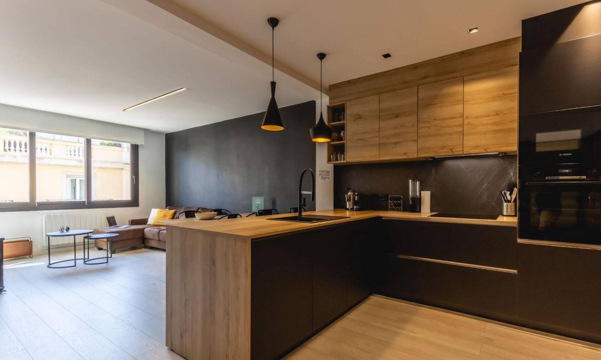 Eixample Apartment | Bravissimo les Voltes, modern and central