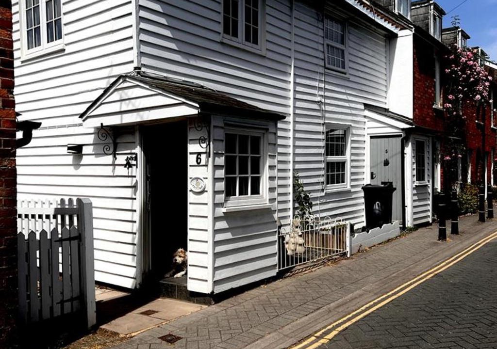 Tenterden House | Bridewell Cottage in the heart of Tenterden - Pass the Keys