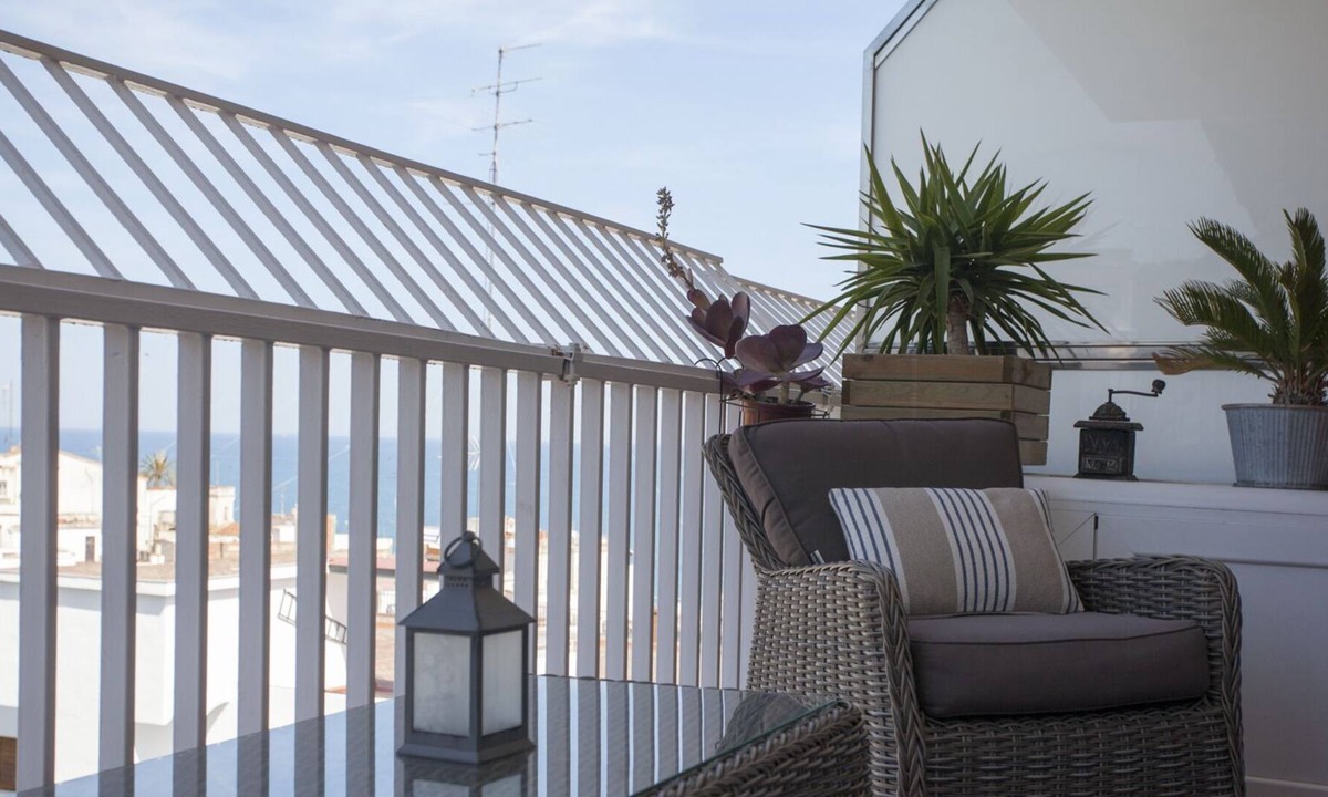 Sant Pol De Mar Apartment | Bright apartment, with sea view, in the center of Sant Pol de Mar