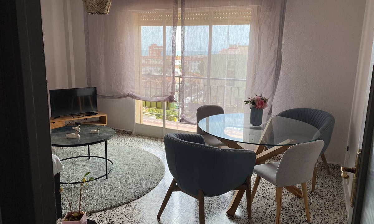 El Palo Condo | Bright apartment in the traditional neighborhood of El Palo