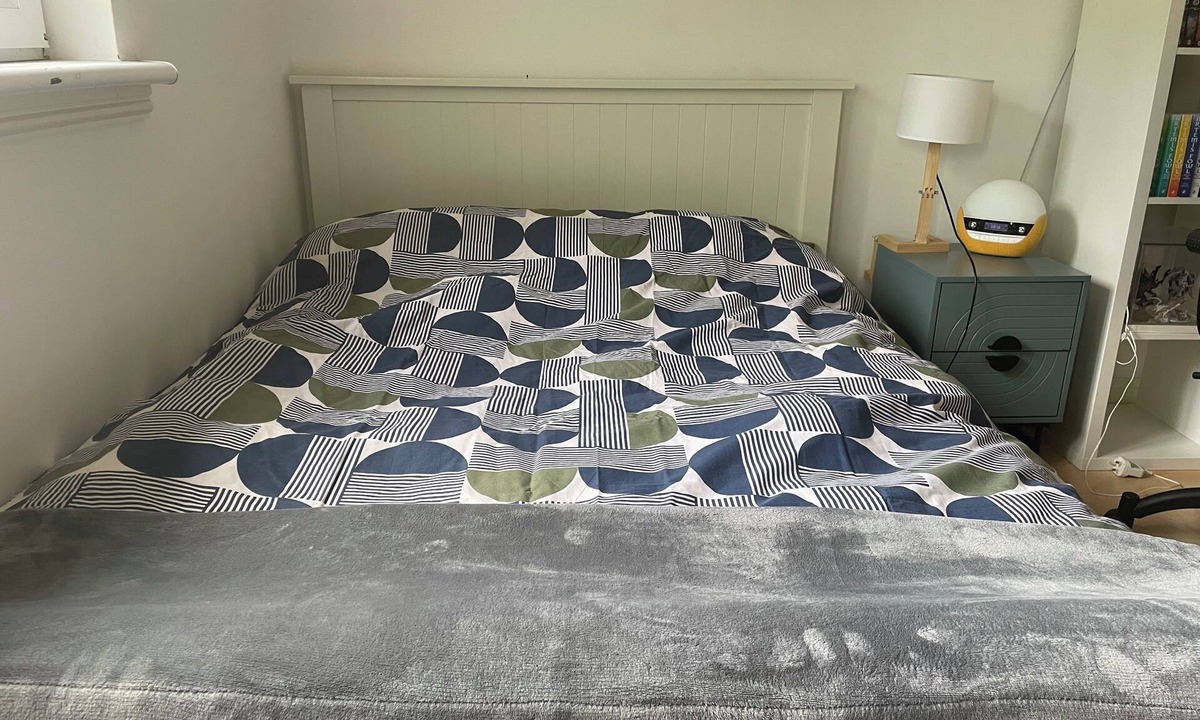 Busby House | Bright double bedroom with own private bathroom in peaceful Clarkston home