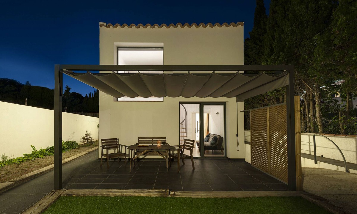Portlligat House | Bright duplex with terrace in CADAQUÉS