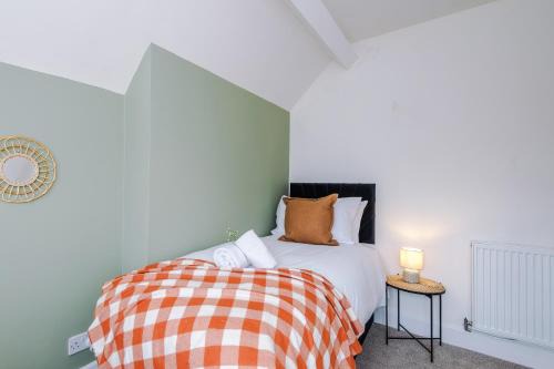 Rossett House | Bright Rossett 2 Bedroom Stay Free Parking Sleeps 4