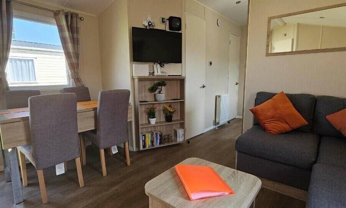 Hopton Cottage | Broadland Sands - Holiday Accommodation 21136