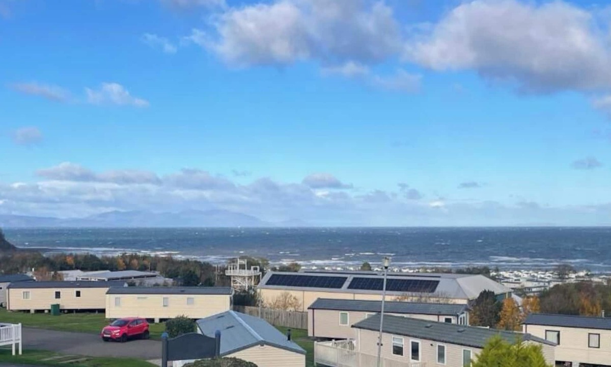 Ayr House | Brodick Brae Getaway