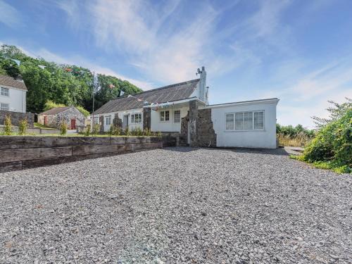 Ferryside House | Bronyn Cottage