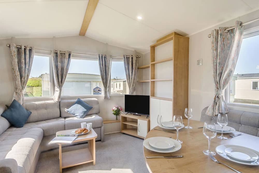 Walton on the Naze House | Bronze 2 Bedroom Caravan, Sleeps 6 P