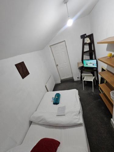 Dartford House | Budget Double Room in Dartford Central