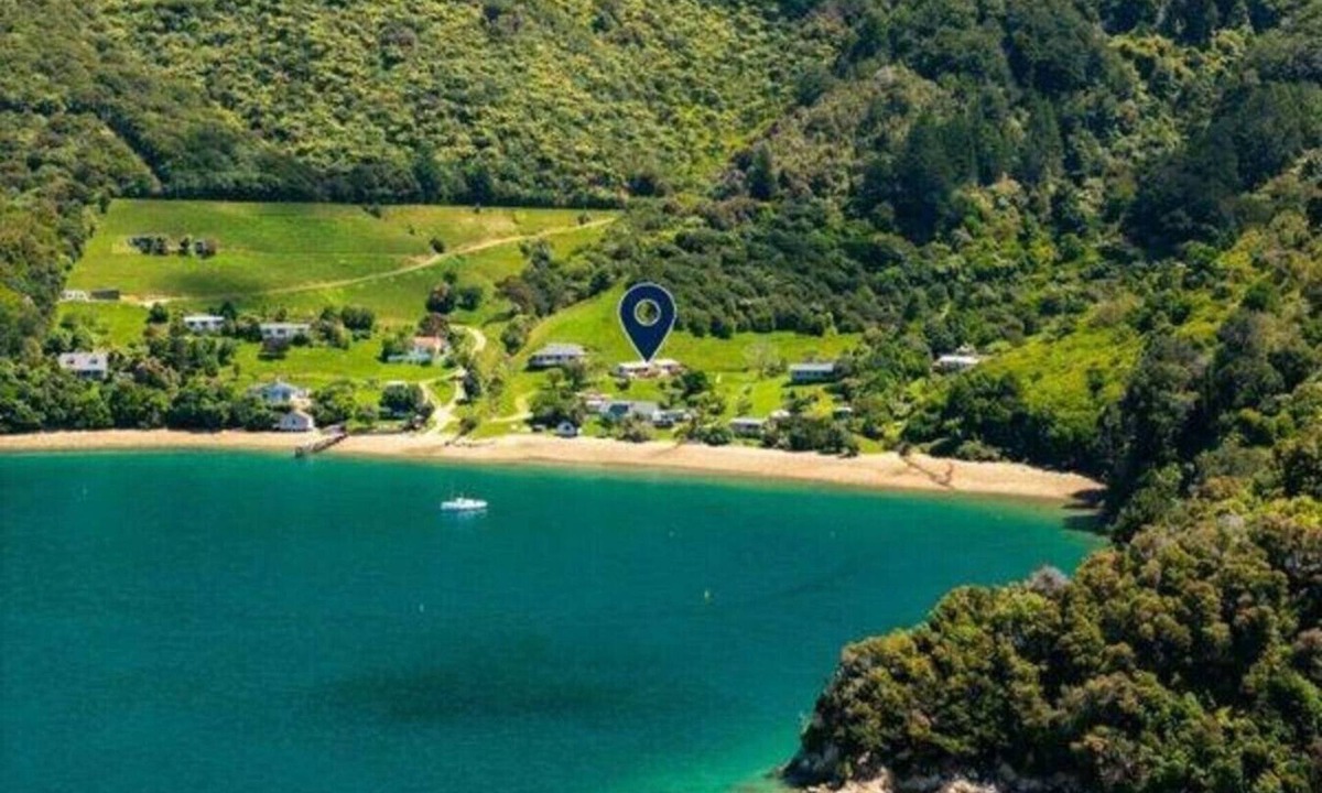 Saint Omer House | Bulwer beachfront retreat - Cottage #2