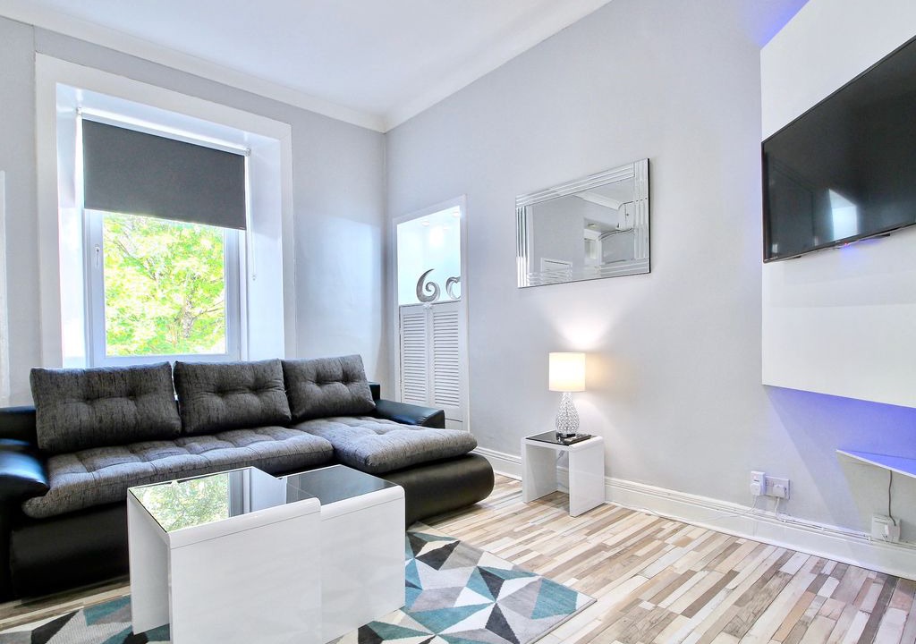 Busby House | Busby View Modern Stylish Apartment