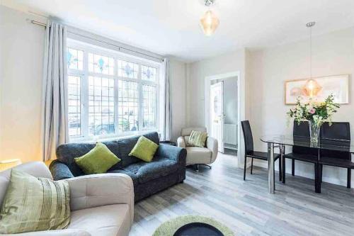 Gooshays House | By Buildersbeds - Colne House 4 bedrooms