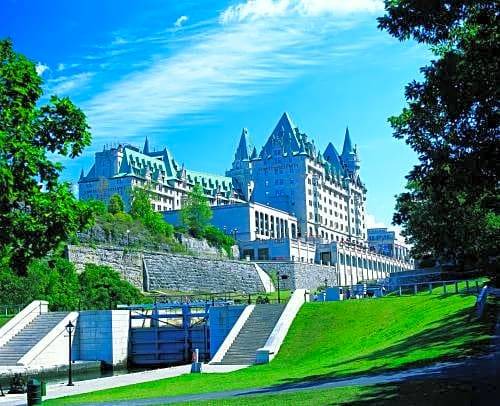 Byward Market - Parliament Hill Hotel | Fairmont Chateau Laurier
