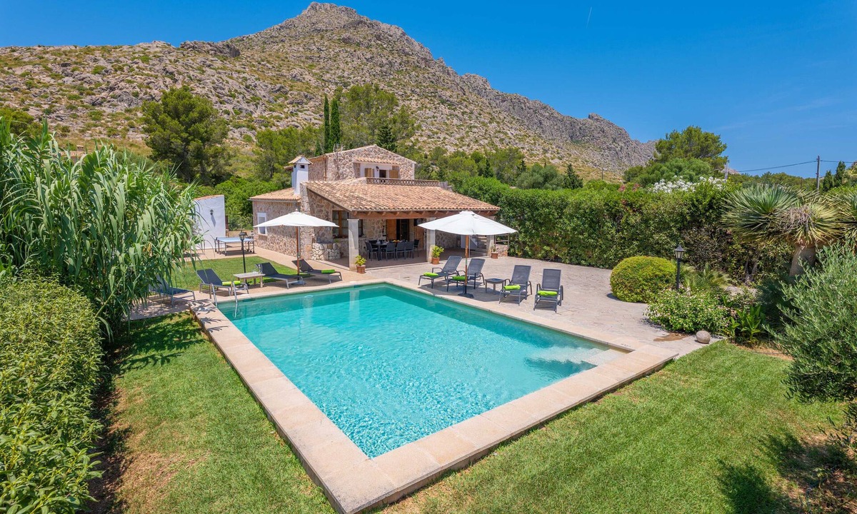 Puerto de Pollensa Villa | CA'N COLL - Cozy country house with private pool in Pollença. Free WiFi