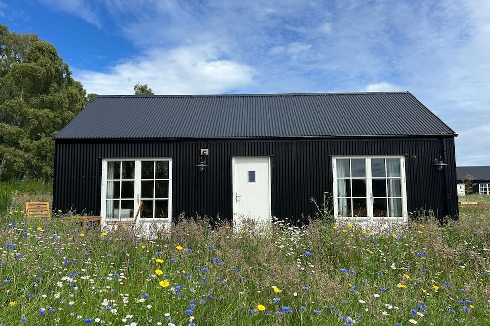 Kirkhill Cabin | Cabin No. 2, Wester Kirkhill Lodges