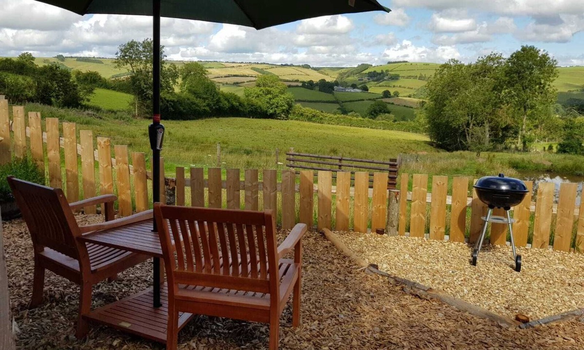 Newcastle-on-Clun Cabin | Cabin Retreat With Beavers on Shropshire Hills