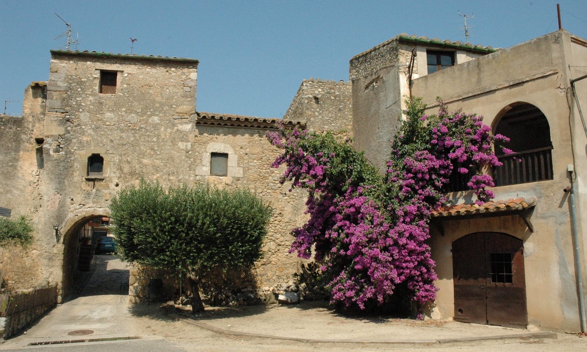 Vilaur House | Cal Secretari, 17th century rural house in Vilaür, 15km from Costa Brava beaches
