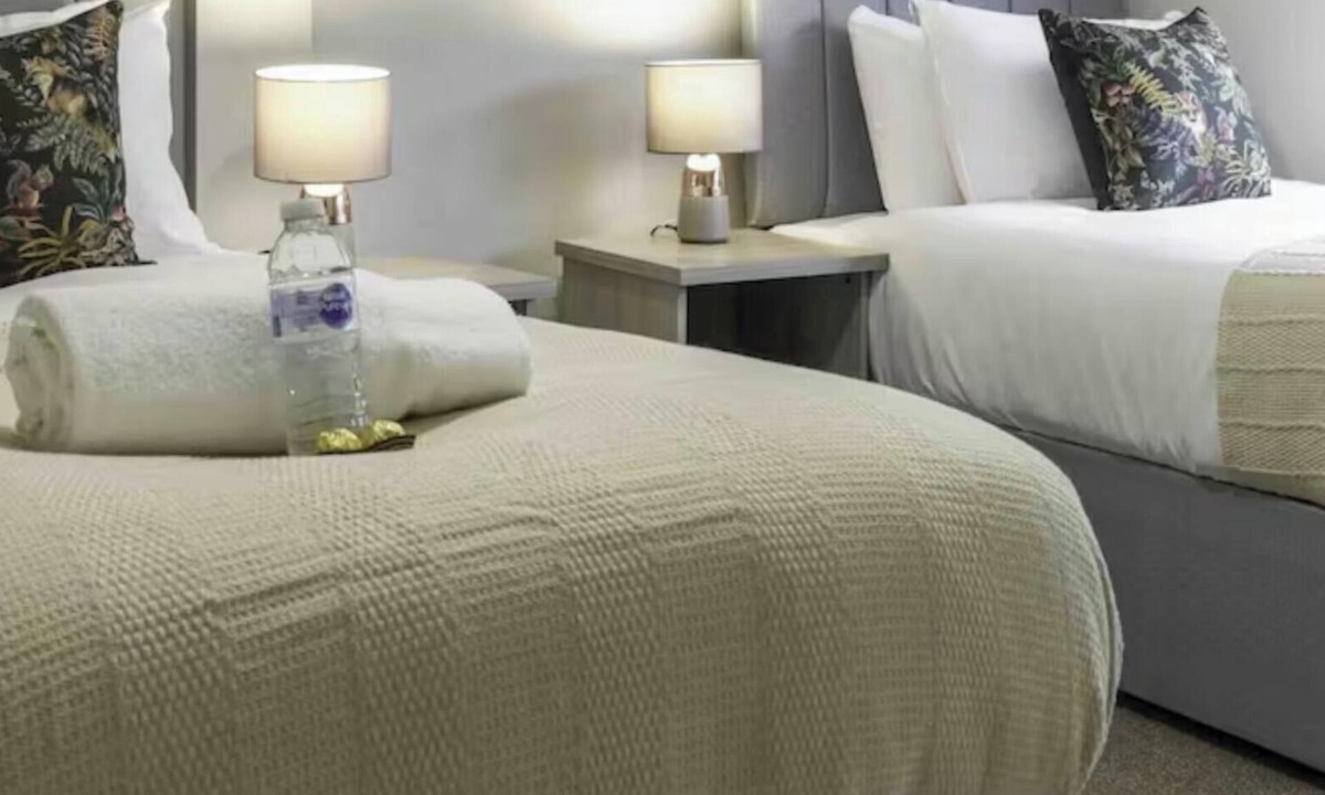 Larkhall House | Caledonia Luxe Stays Short Lets Agency Larkhall