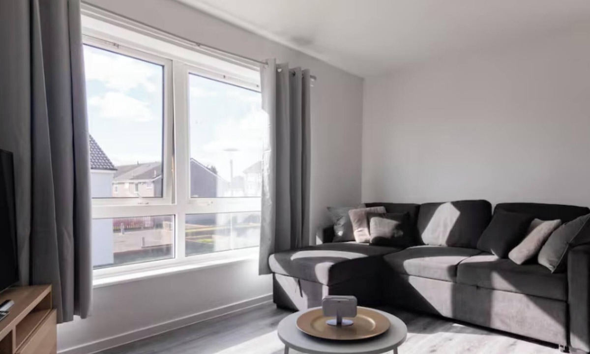 Shieldhall House | Caledonia Luxe Stays Short Lets Agency Renfrew