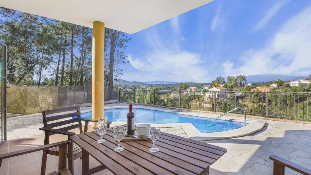 Vidreres Villa | Camelia - Four Bedroom Villa, Sleeps 8