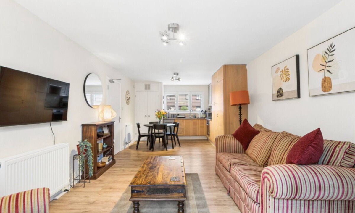 Berkhamsted Apartment | Canalside Hideaway in Berkhamsted - Pass the Keys