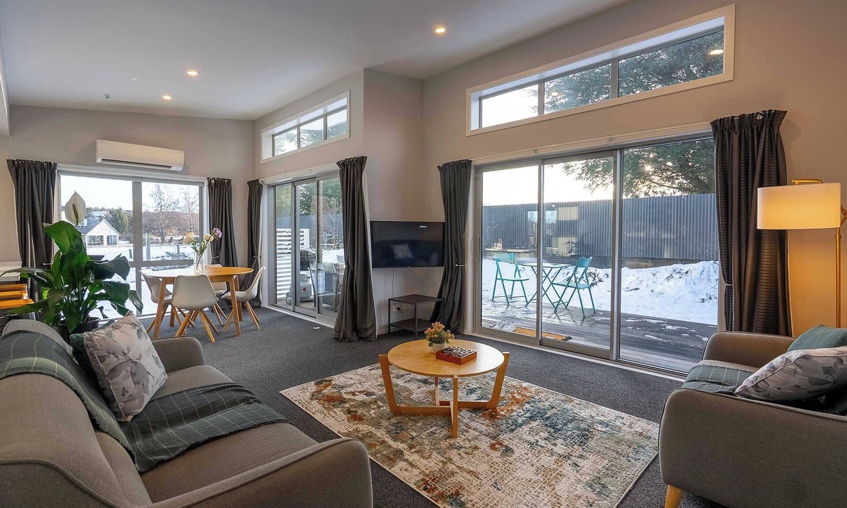 Tekapo House | Capricorn - 2BR, Easy Drive to Dark Sky, Dining
