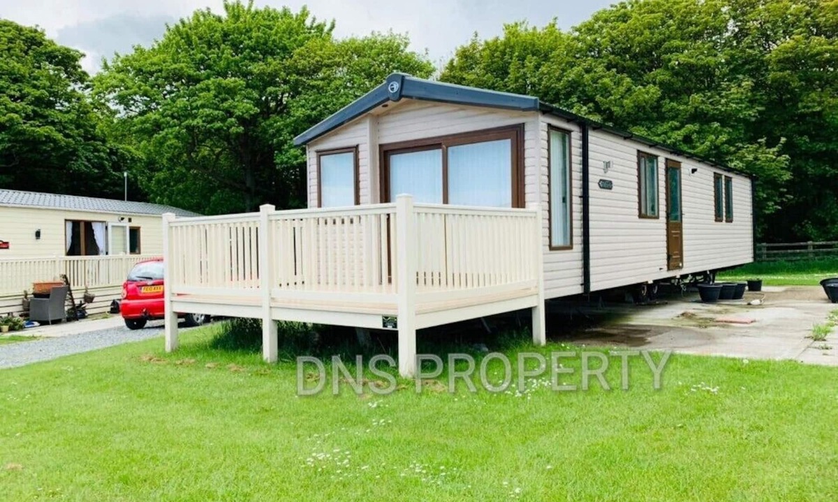 Winestead Cabin | Caravan - Sleeps 6 - Near The Deep & Old Town